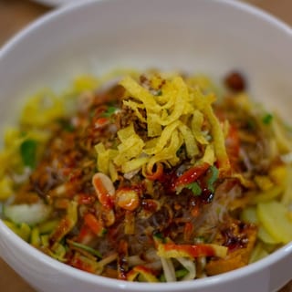 Simple Noodle (KhohSwaeThoh) ခေါက်ဆွဲသုပ်