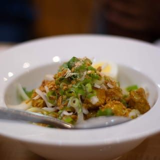 Royal Chicken Noodle (NanJeeThoh) နန်းကြီးသုပ်